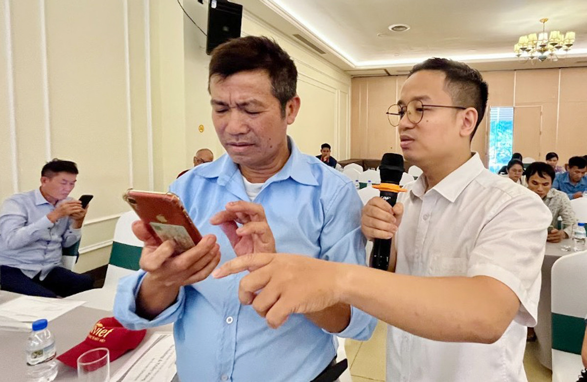 Hợp tác xã, hộ kinh doanh học cách đưa sản phẩm OCOP lên sàn thương mại điện tử 2 san thuong mai dien tu 3 1.jpg