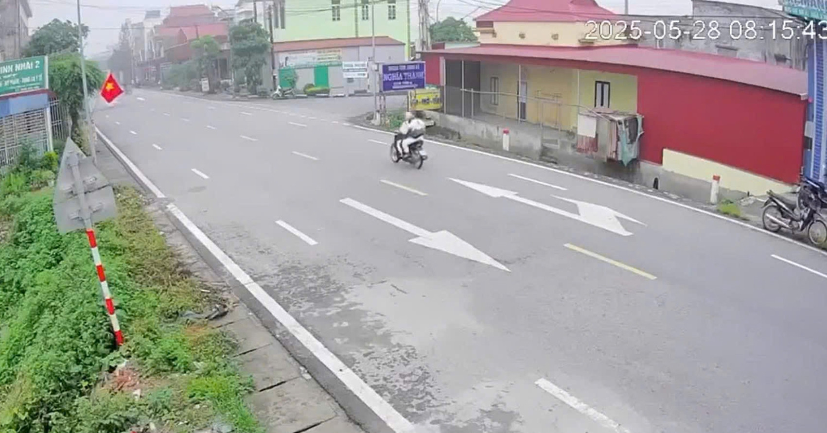Tạm giữ hình sự tài xế vụ bé 3 tuổi băng qua đư...
