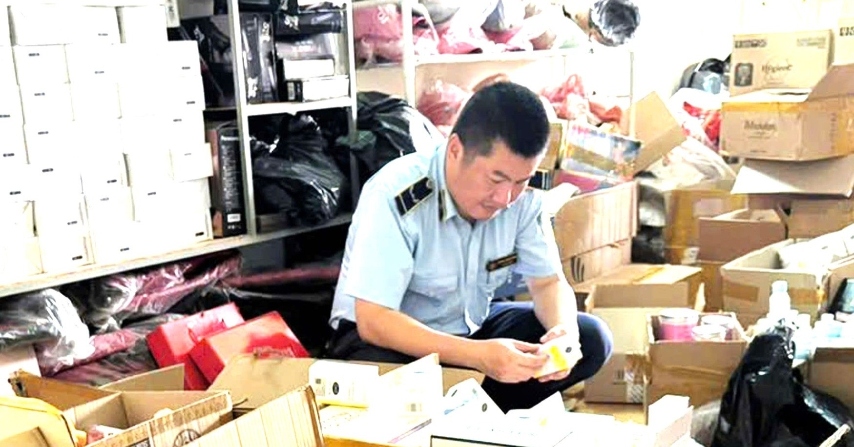 Tạm giữ hơn 2.000 sản phẩm mỹ phẩm, 500kg dược liệu không rõ nguồn gốc ở Đắk Lắk
