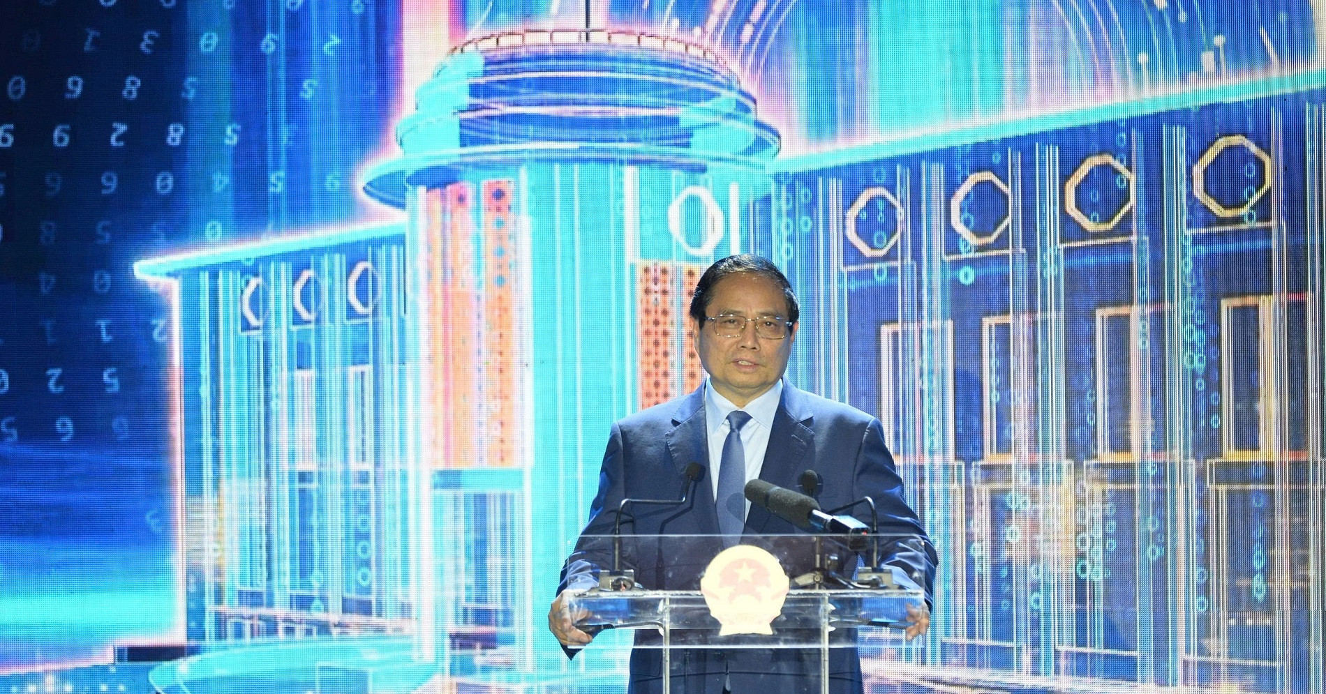 Thủ tướng: Phải đảm bảo an toàn tuyệt đối cho người dân khi giao dịch số