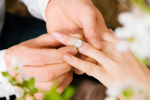 Tỉnh thành ở Hàn Quốc tặng tiền cho các đôi mới cưới, có nơi lên tới 23.000 USD