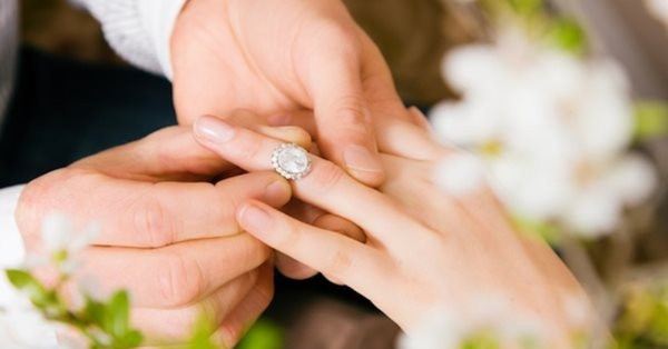 Tỉnh thành ở Hàn Quốc tặng tiền cho các đôi mới cưới, có nơi lên tới 23.000 USD