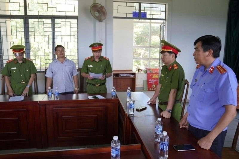 Chỉ trong 1 ngày, Gia Lai khởi tố loạt cán bộ