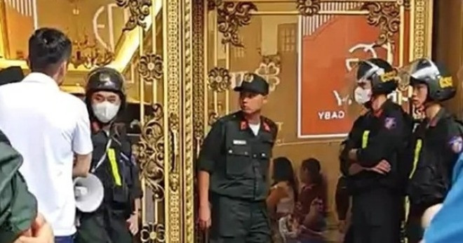 Từ vụ trùm giang hồ Tuấn ‘thần đèn’ bị khám nhà, hành vi bảo kê là gì?