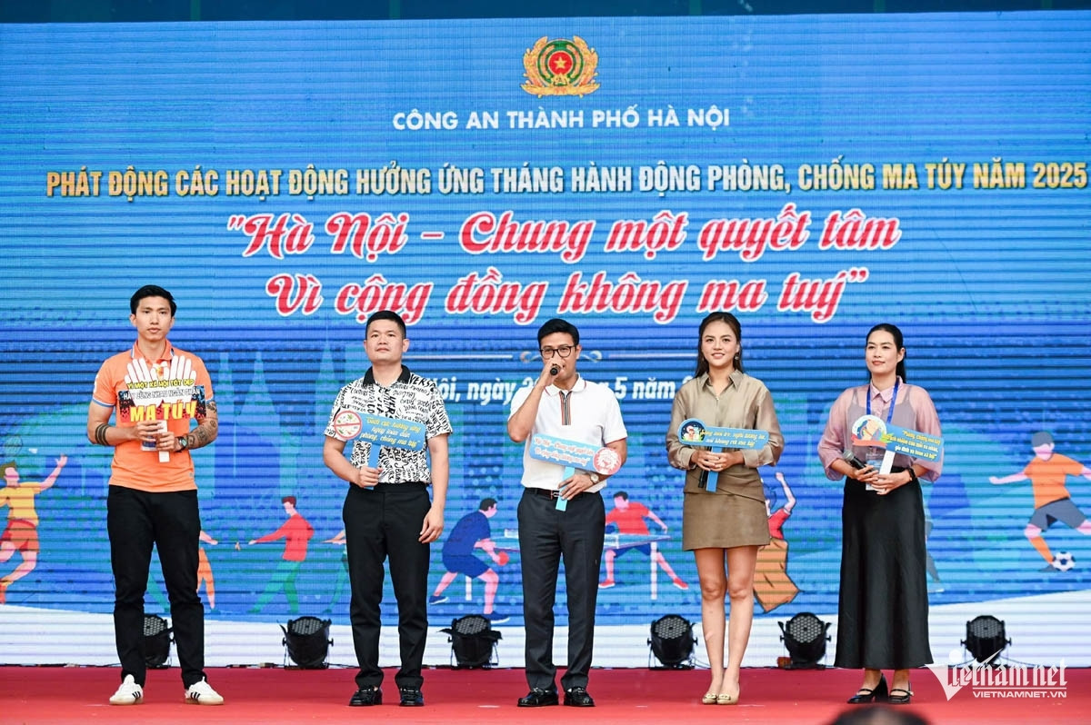 z6651620259531 78ae9894f5f68fc04621f760c3e2ff88 89169.jpg