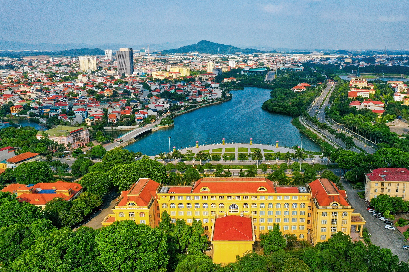 'Không lo thừa, chỉ sợ thiếu trách nhiệm' khi sắp xếp trụ sở công sau sáp nhập tỉnh