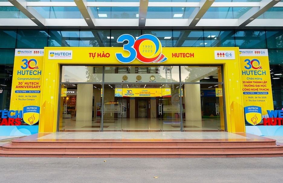 Thêm một đại học xử lý sinh viên vô lễ với cựu chiến binh đi xem diễu binh 30/4