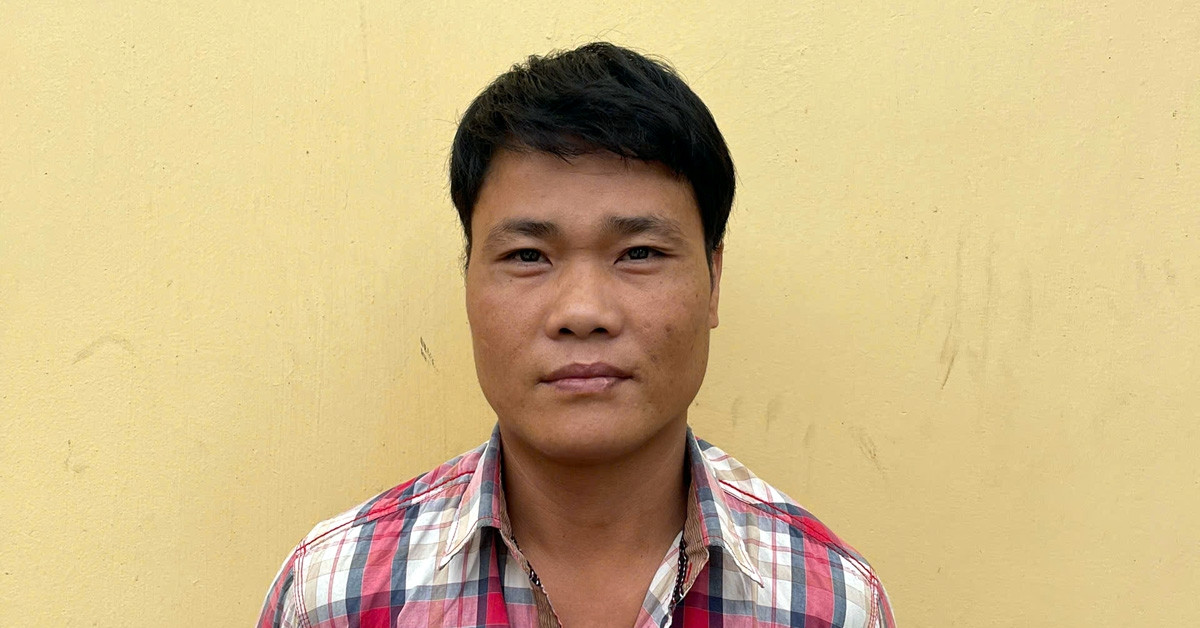 Bắt giữ kẻ uống rượu say đi xe vào đường cấm, xô đẩy cảnh sát