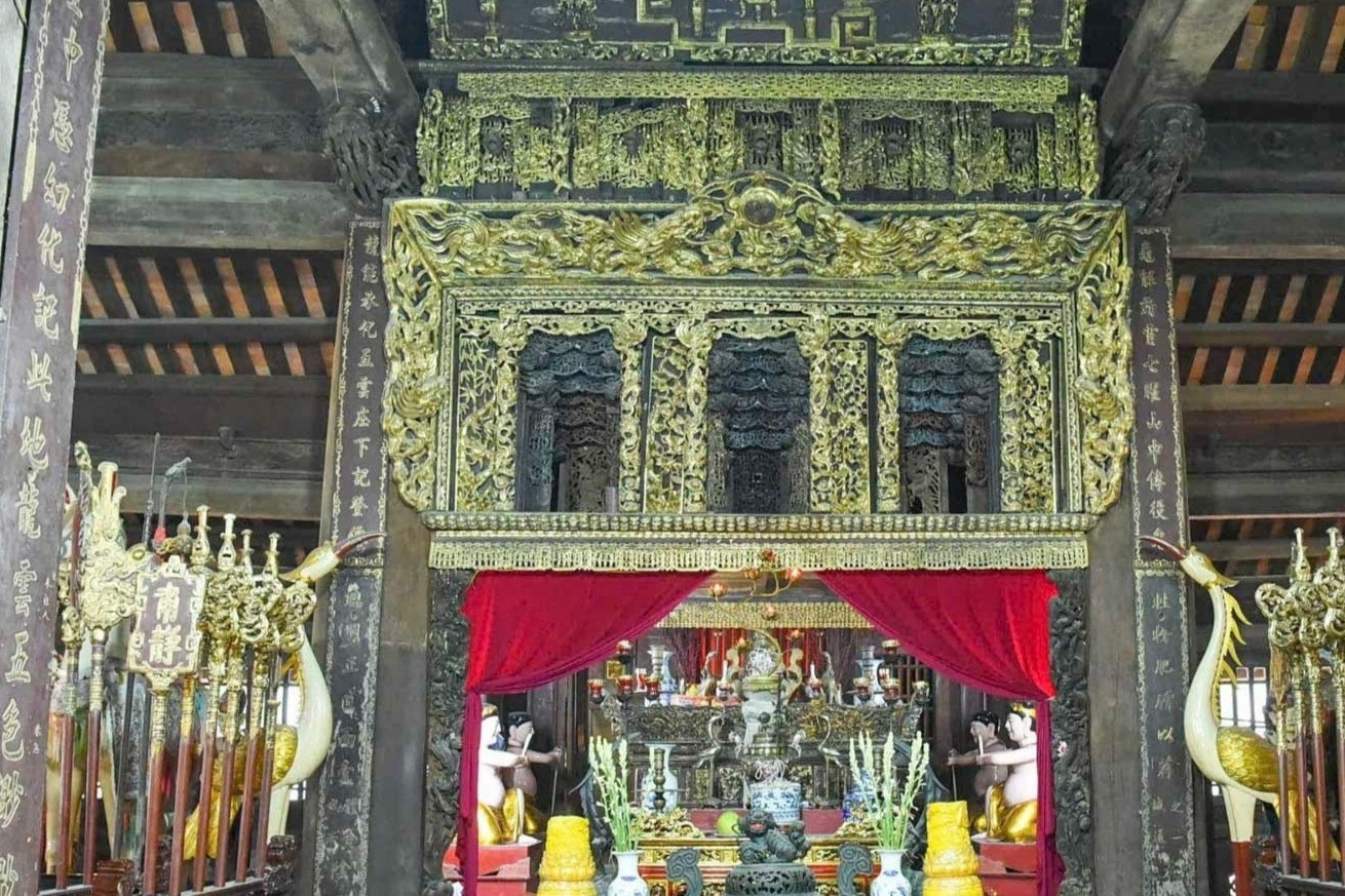 Chiêm ngưỡng báu vật hơn 300 năm được chạm khắc gỗ độc nhất vô nhị ở Bắc Giang