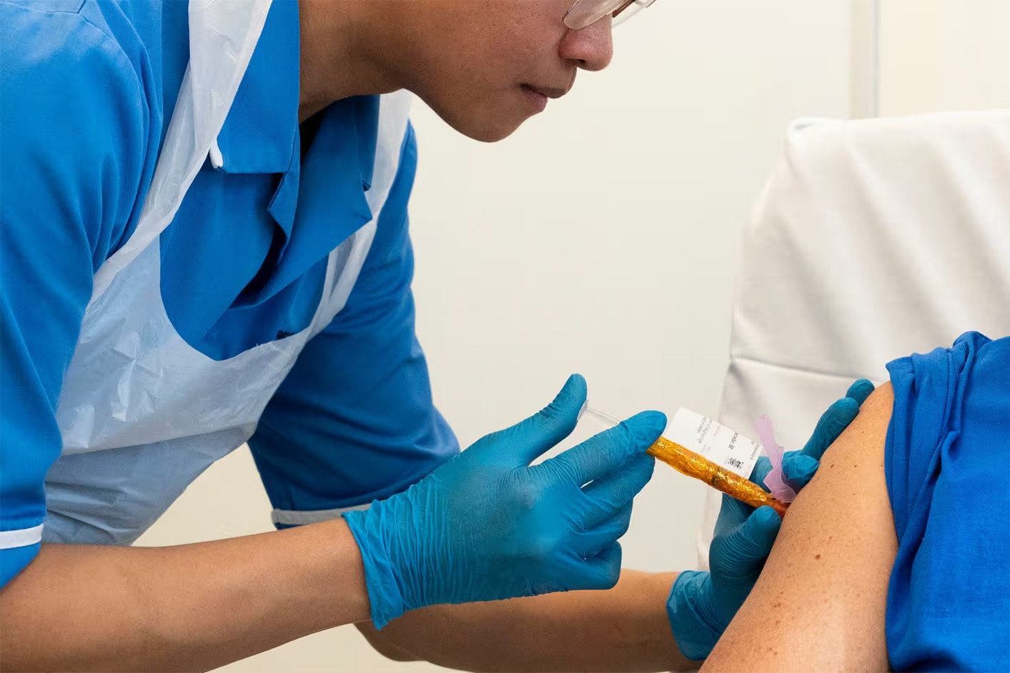 Tiêm thuốc điều trị 15 loại ung thư khác nhau