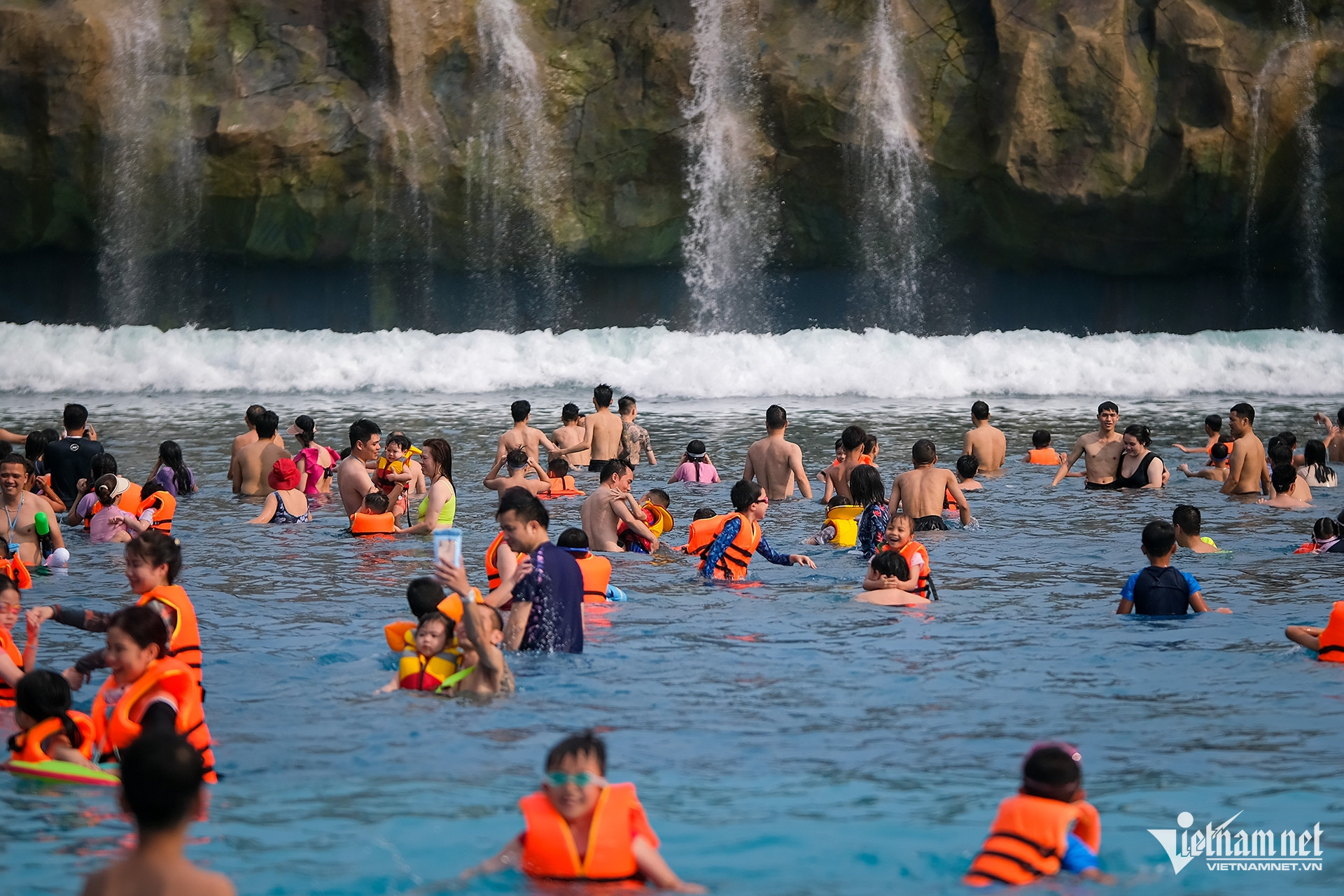 W-bien nhan tao 3.jpg