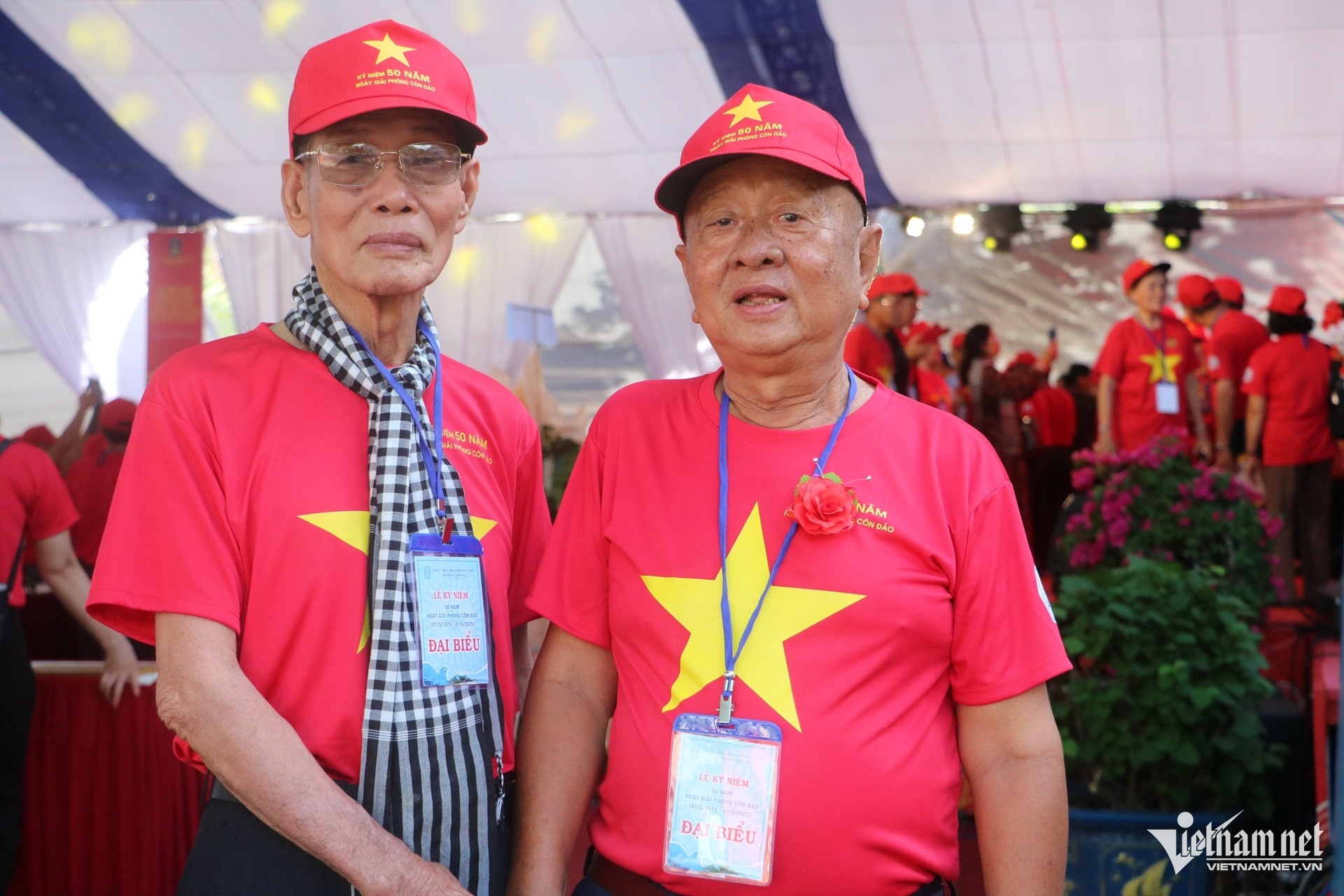 W-Xúc động ngày đoàn tụ của hàng trăm cựu tù chính trị ở Côn Đảo 3.JPG.jpg