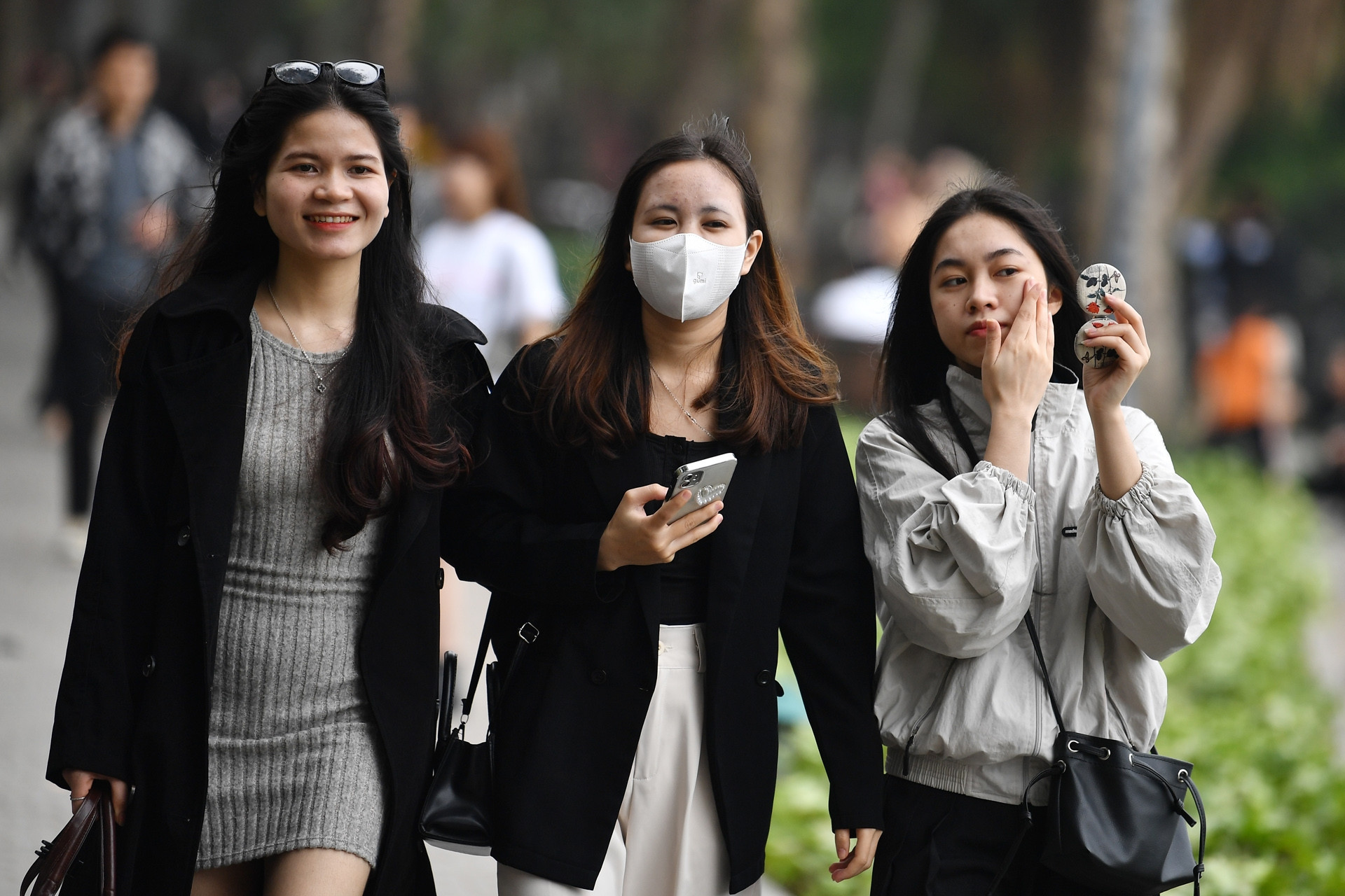 Dự báo thời tiết 30/5/2025: Miền Bắc giảm mưa hửng nắng, nhiệt tăng đến 31 độ