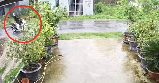 Bản tin cuối ngày 30/5: Đi xe máy va trúng dây điện đứt, 2 thanh niên tử vong