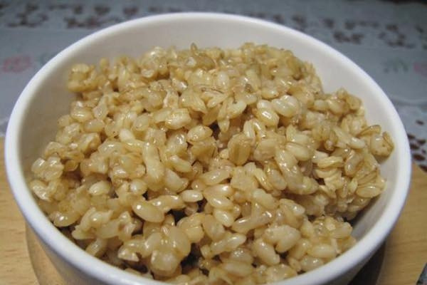 5 lưu ý khi ăn cơm rượu Tết Đoan Ngọ tốt cho sức khỏe, tránh nồng độ cồn