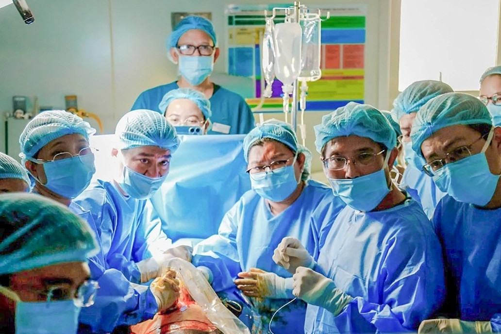 Bộ trưởng Y tế gửi thư khen ê-kíp thông tim bào thai cho sản phụ Singapore