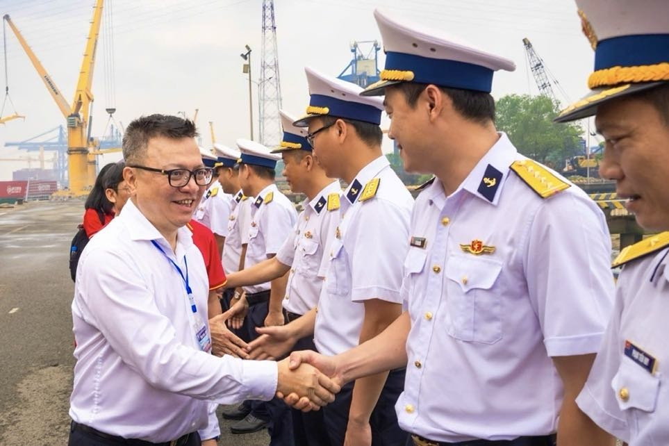 Chuyến đi đặc biệt của 100 phóng viên, nhà báo Việt Nam thăm Trường Sa và Nhà giàn DK1