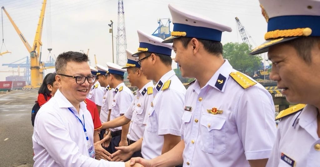 Chuyến đi đặc biệt của 100 phóng viên, nhà báo Việt Nam thăm Trường Sa và Nhà giàn DK1