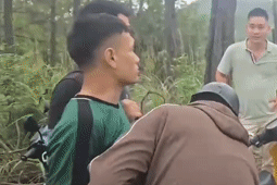 Clip cảnh sát khống chế đối tượng cướp ngân hàng BIDV ở Quảng Ninh