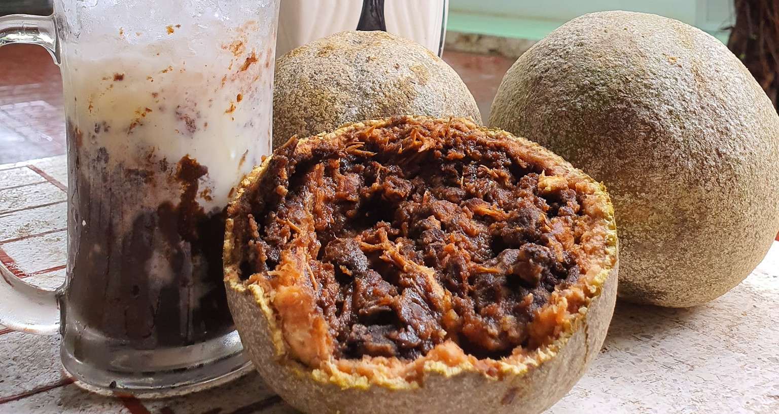 Đặc sản miền Tây vỏ mốc trắng, ruột đen như bị hỏng, mùi lạ nhưng nhiều người mê