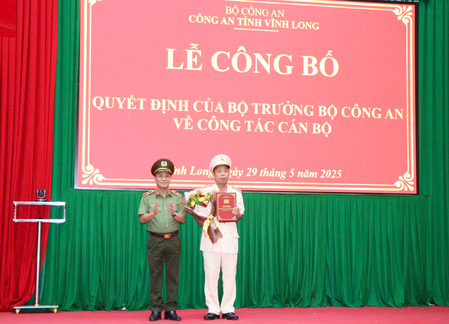 Đại tá Mộng.jpg