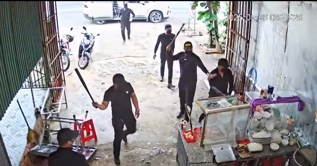 Hành trình 300 cảnh sát truy bắt nhóm côn đồ mặ...