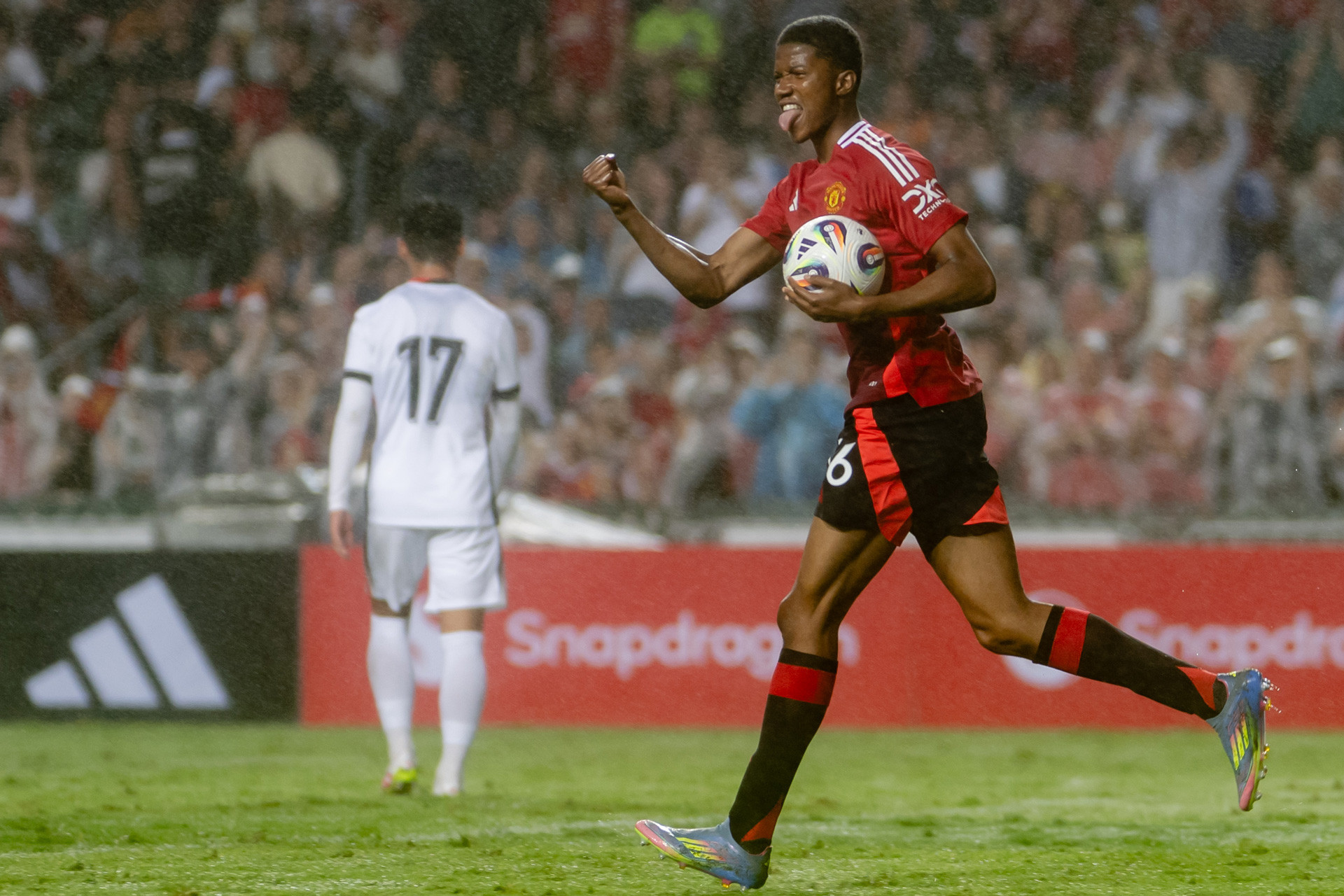 ManUtd - Obi MU Hong Kong.jpg