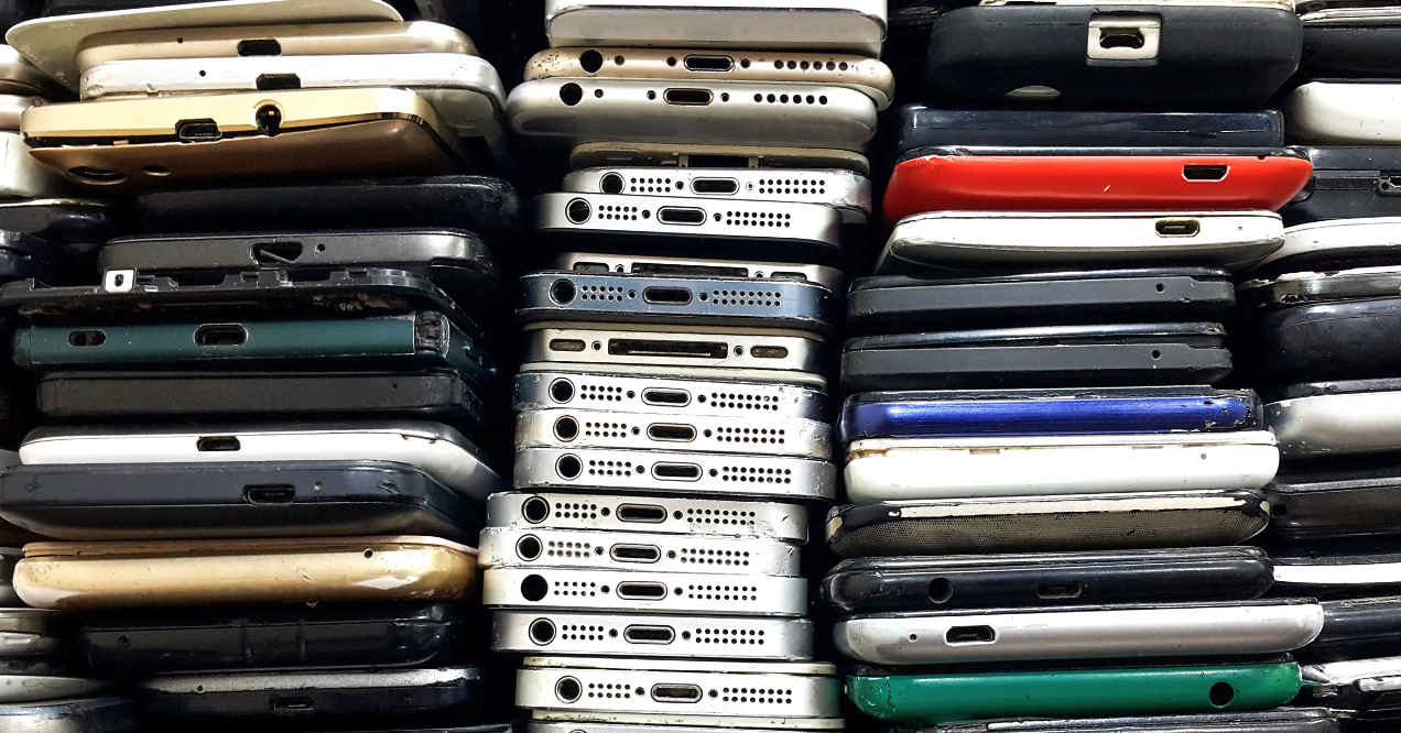 Mark Zuckerberg, Elon Musk đều tin vào ‘ngày tàn của smartphone’, còn Tim Cook?