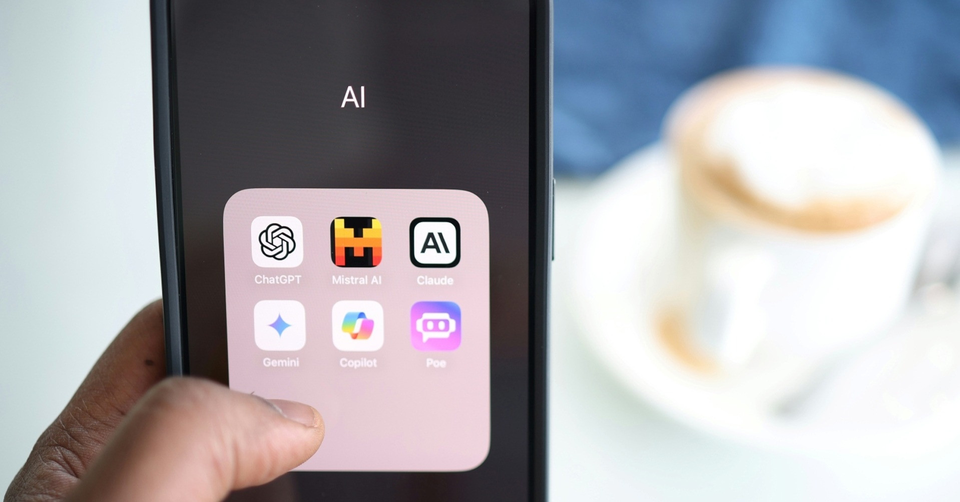 Người dùng nên cân nhắc tính cần thiết của mỗi tương tác AI