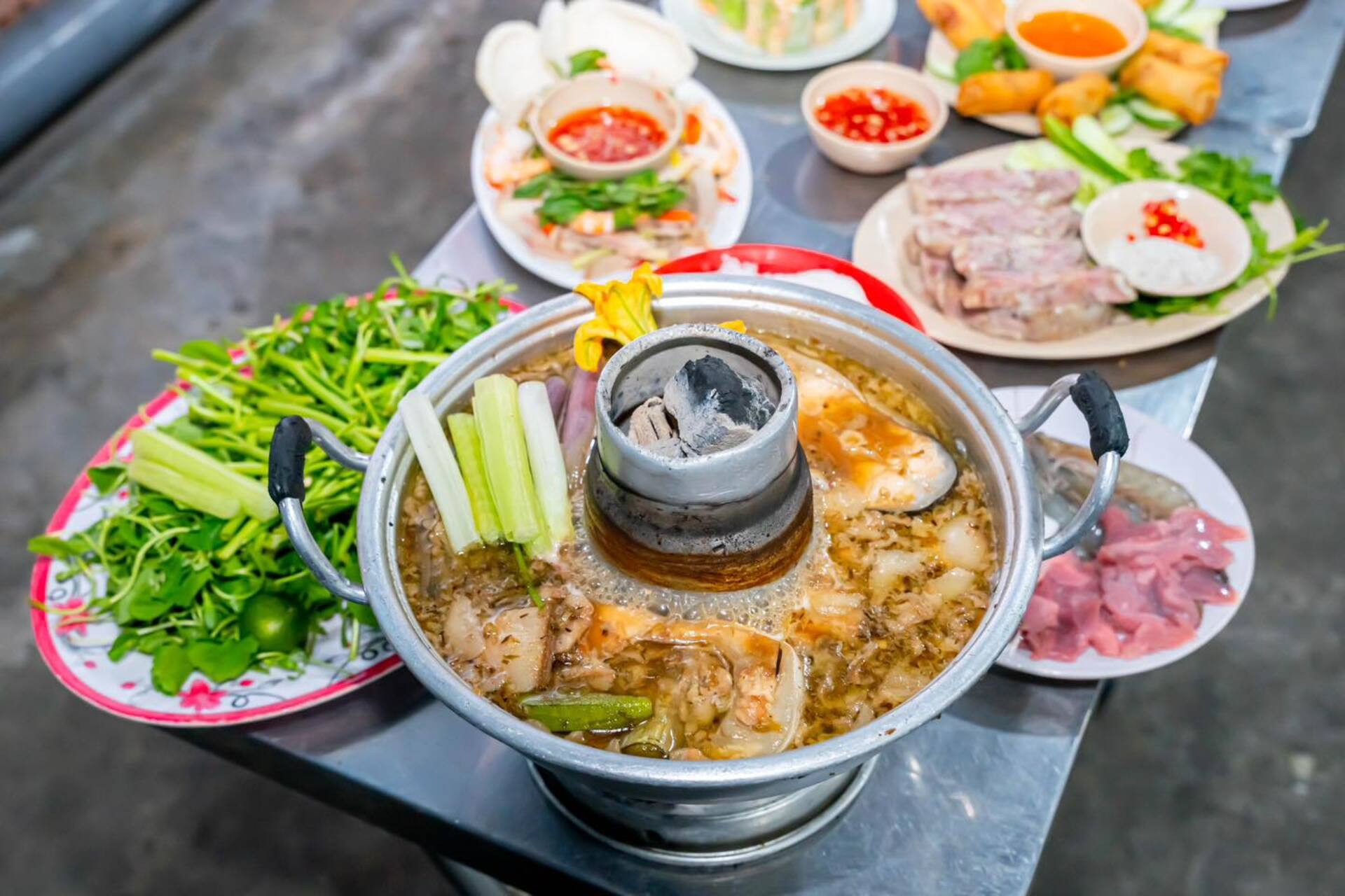 tiệm lẩu cù lao 2.jpg