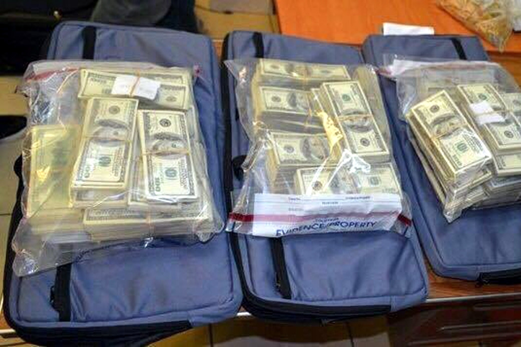 'Vali tiền từ nước Pháp', cú lừa ngược qua mạng xã hội của người đàn ông Hà Nội