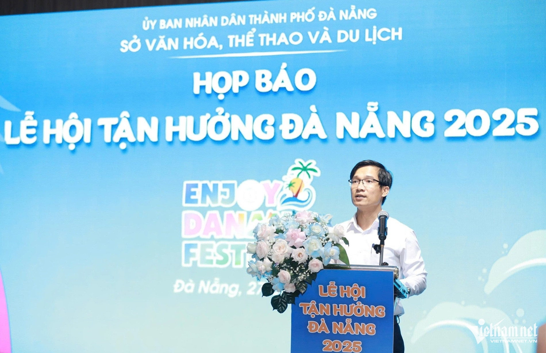 W-du lịch .jpg