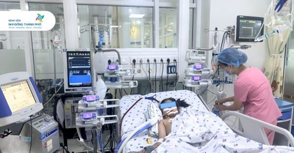 1,5 tháng cài đặt tim phổi ngoài cơ thể cứu bé gái 8 tuổi