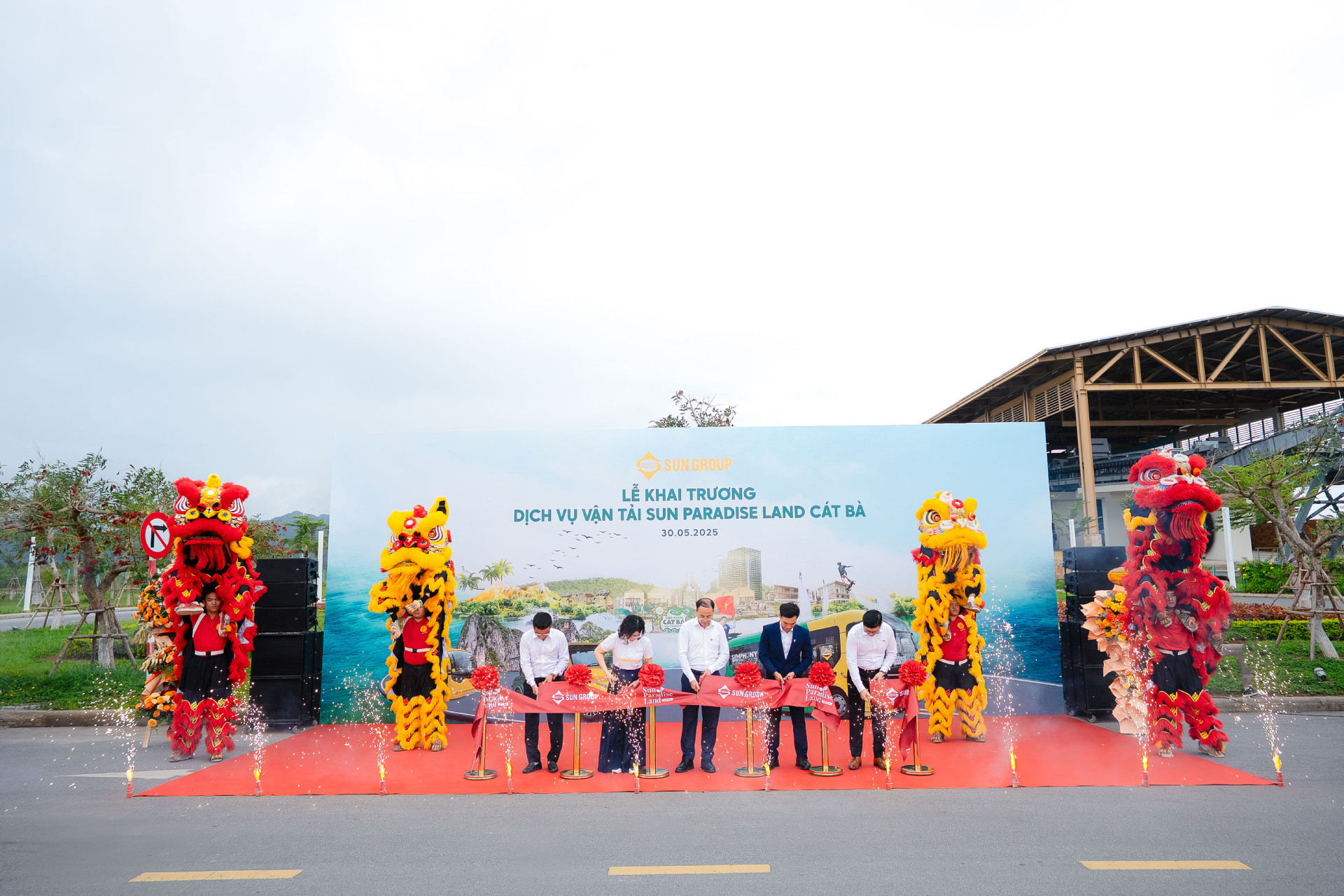 2 khai truong(1).jpg