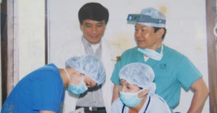 Bác sĩ tham gia ca mổ lịch sử tách cặp song sinh Việt - Đức qua đời