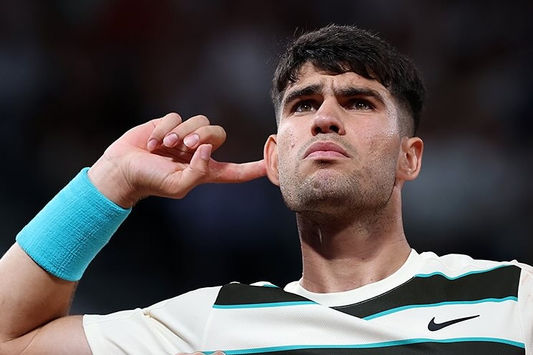 Carlos Alcaraz thẳng tiến vòng 4 Roland Garros 2025