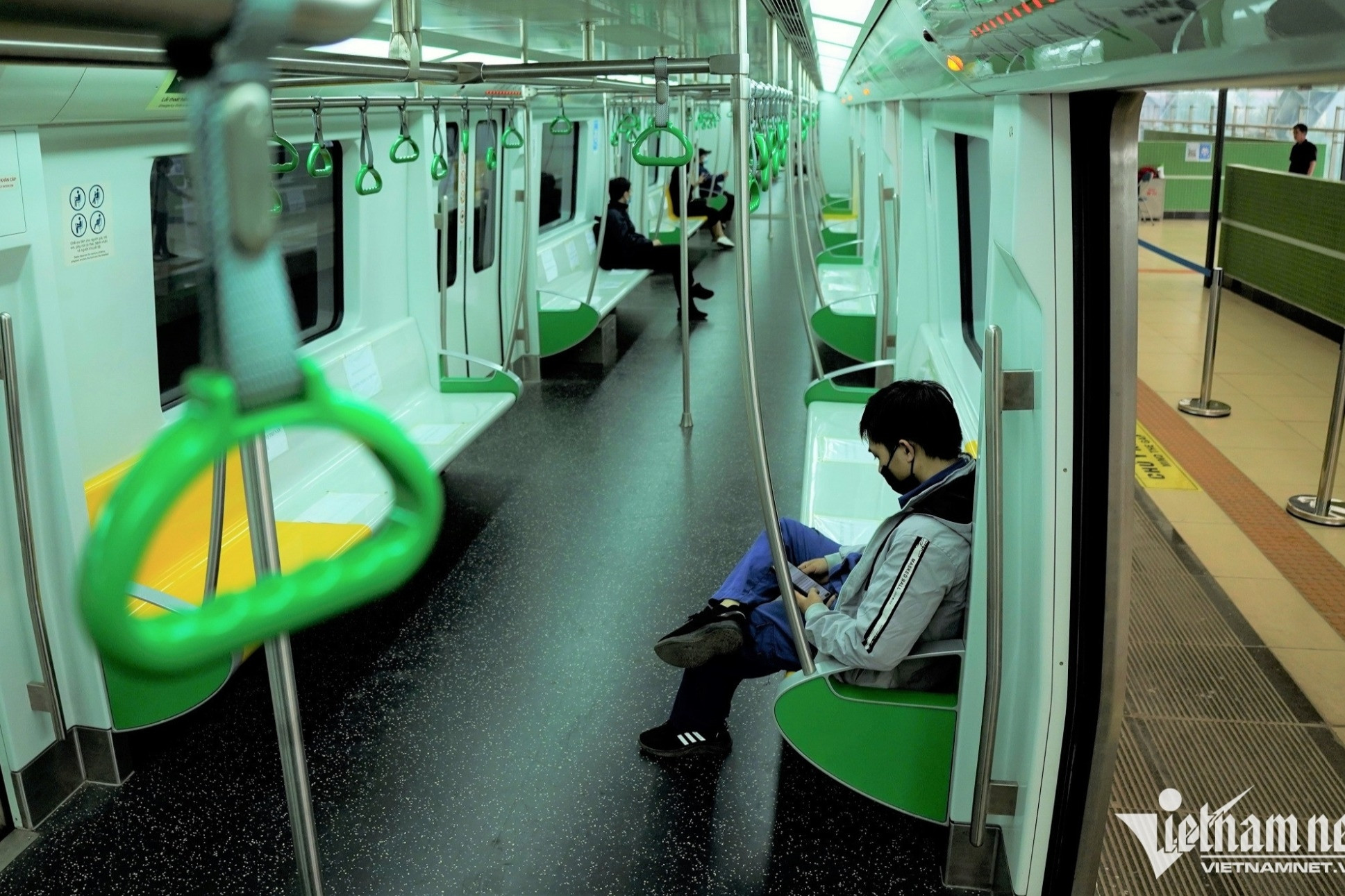 Để metro Hà Nội không “ế khách”