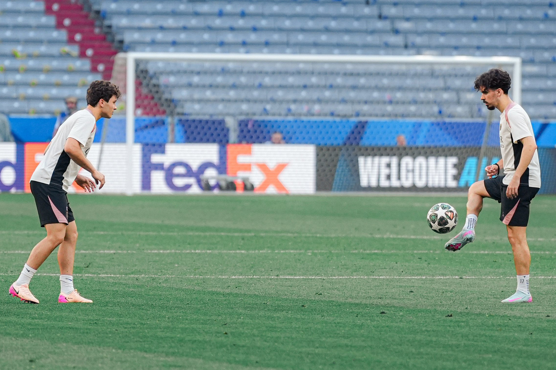 PSG inside - Joao Neves Vitinha.jpg