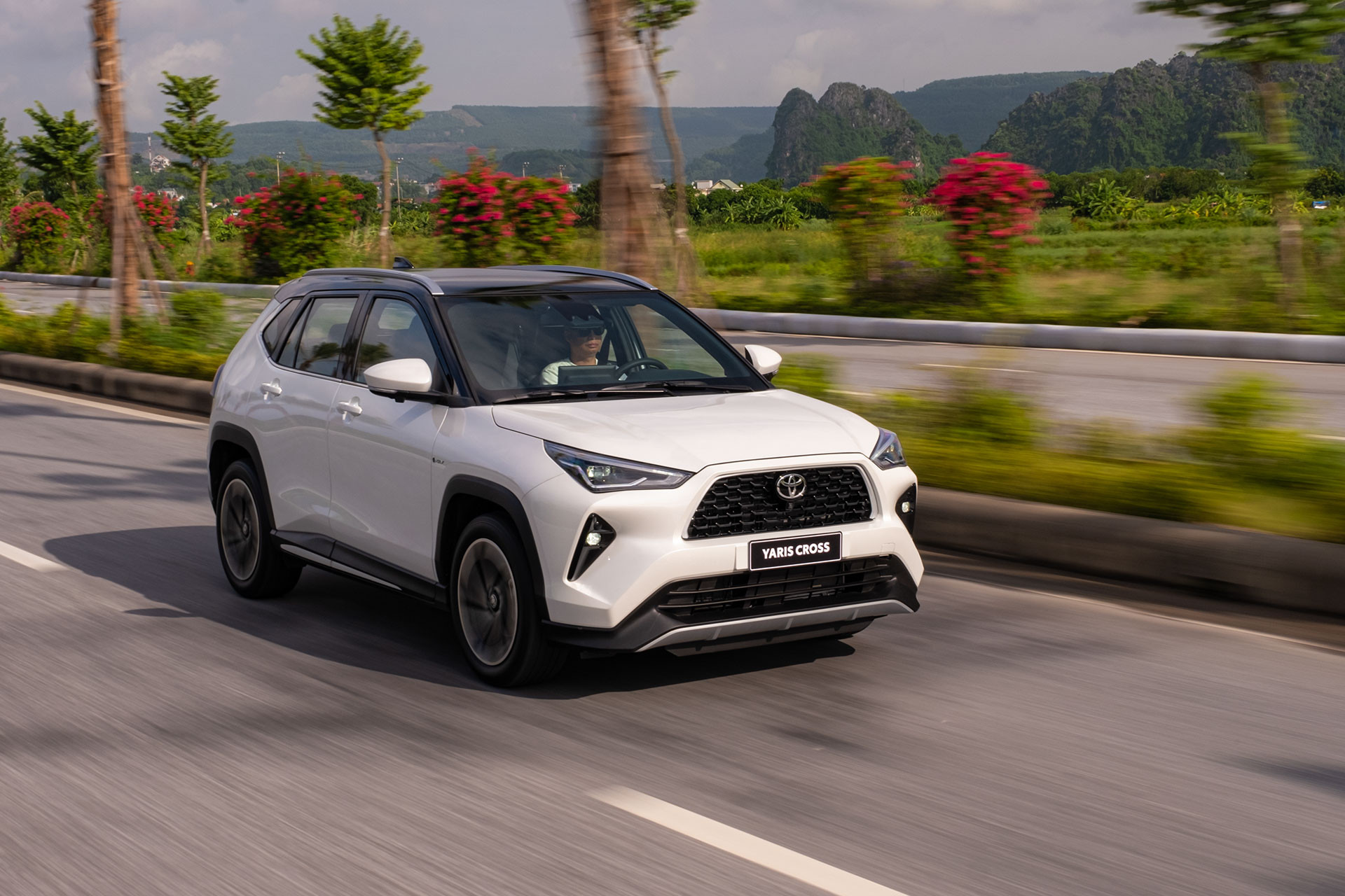 Toyota Yaris Cross HEV (2).jpg