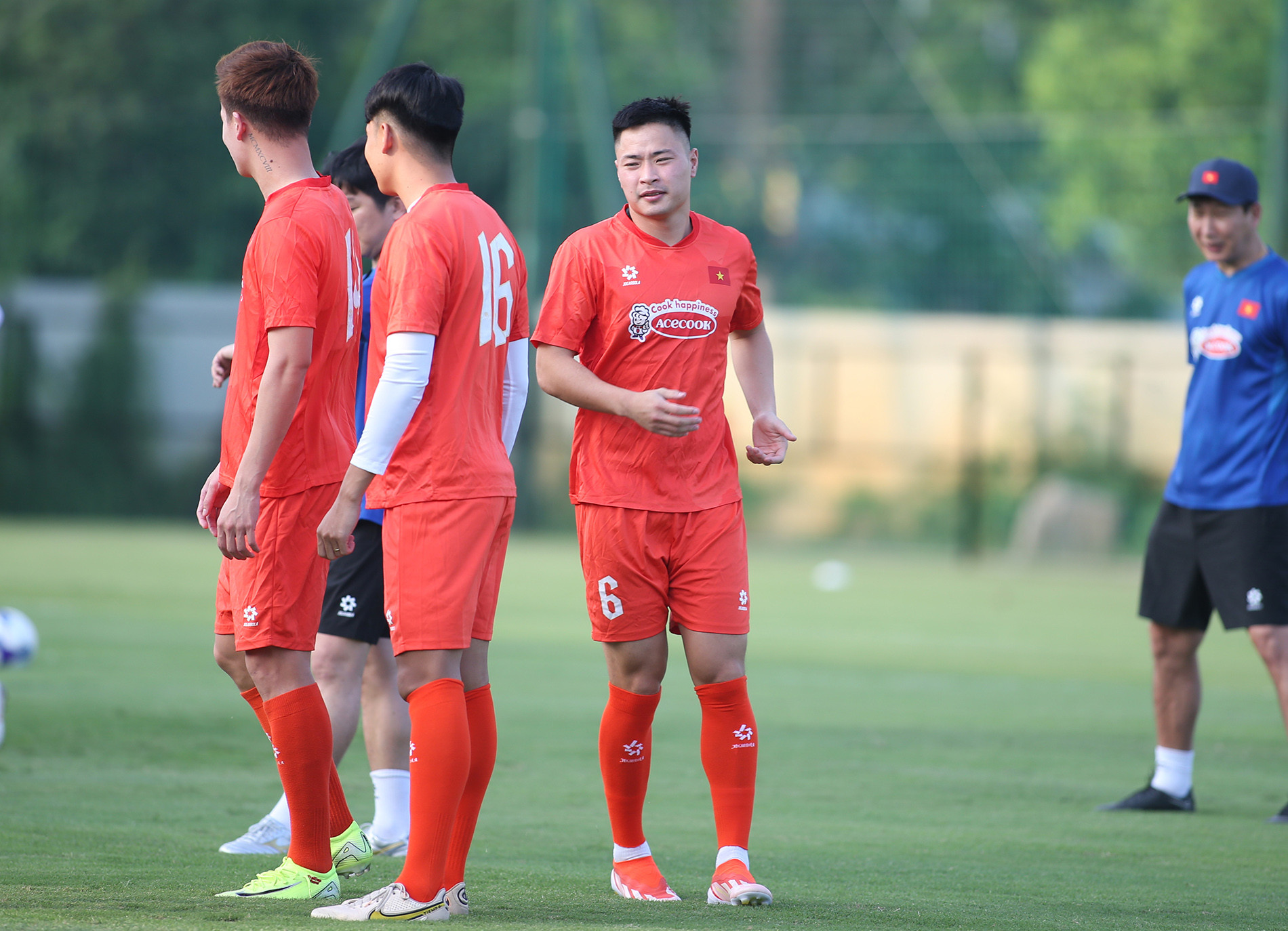 tuyen viet nam 1.JPG