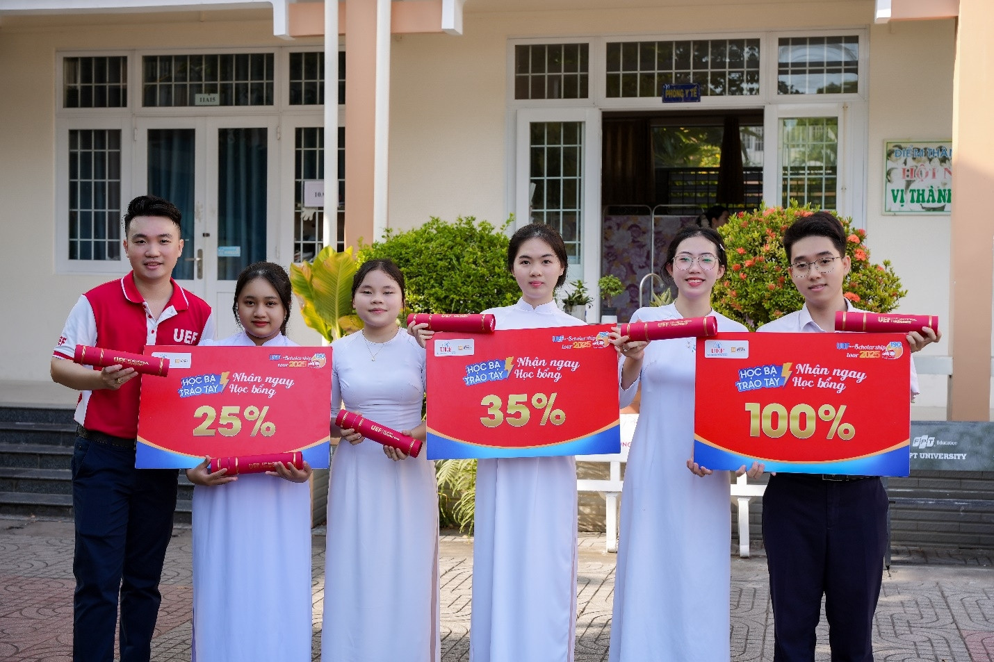 UEF trao tặng học bổng năm 2025, mang niềm vui sớm đến với thí sinh