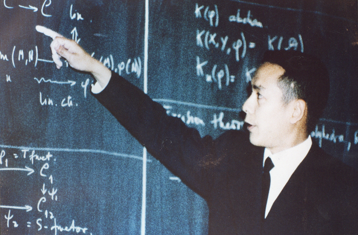 Vị giáo sư Toán học nào của Việt Nam là một tình báo nổi tiếng?