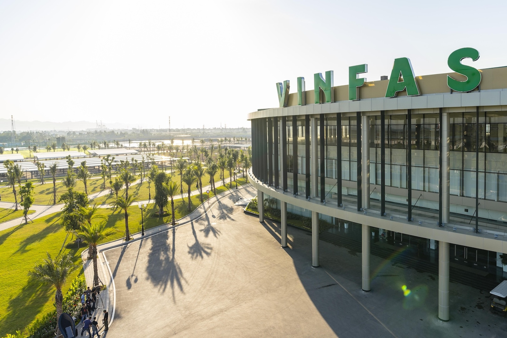 VinFast mở rộng hệ thống nhà cung ứng nội địa, cam kết bao tiêu sản phẩm đầu ra