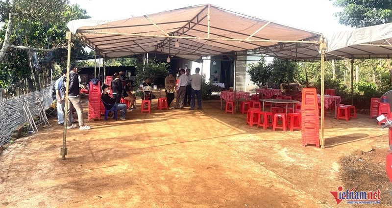 Bản tin trưa 4/5: Mẹ tử vong trong tư thế treo cổ, 2 con gái chết trên giường