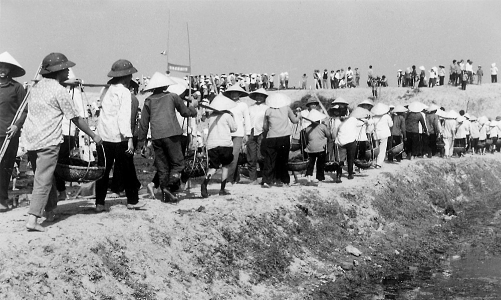 a1Ký ức về trận dội bom xuống.jpg