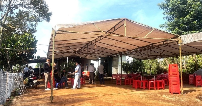 Con gái bàng hoàng kể phút thấy mẹ và 2 em tử vong trong căn nhà khóa trái