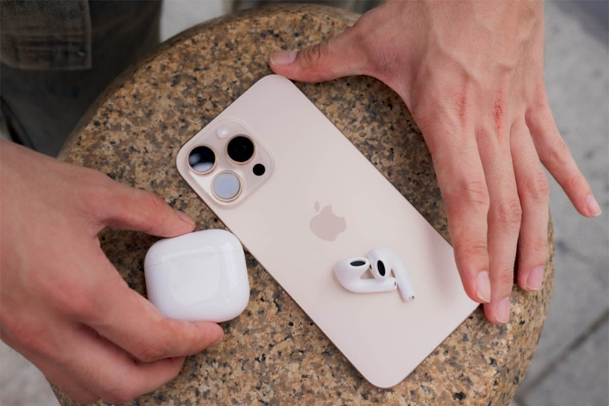 Giá iPhone chạm đáy; Honda SH thấp hiếm có