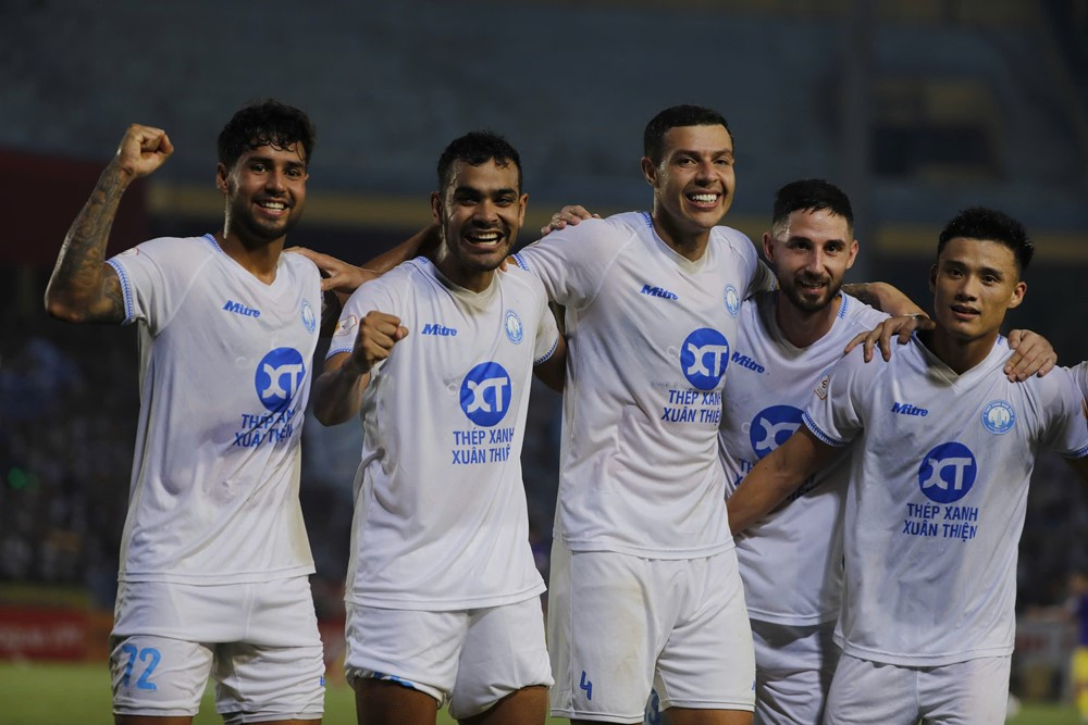 ha noi vs nam dinh 1.jpg