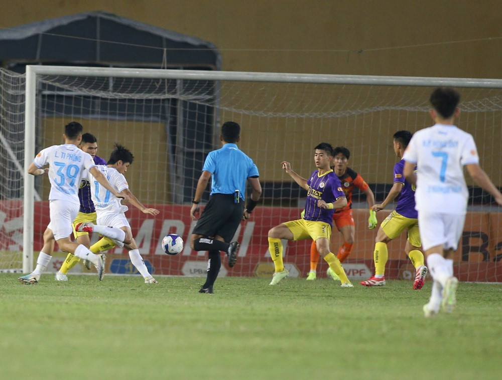 ha noi vs nam dinh 2.jpg
