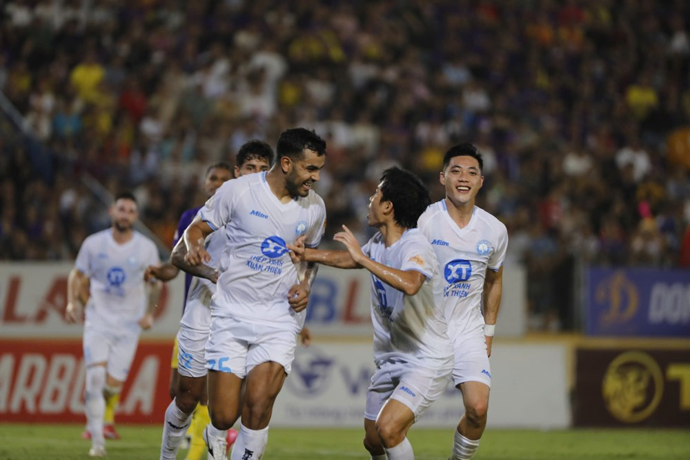 ha noi vs nam dinh 2.jpg